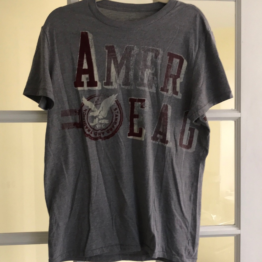 Men’s Large grey and burgundy American Eagle T-shirt